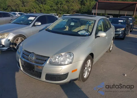 2010 Volkswagen Jetta Limited Edition from USA, damaged, VIN 3VWRX7AJ8AM142028